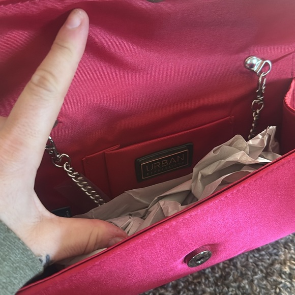 Urban expressions crossbody / clutch - Picture 2 of 3